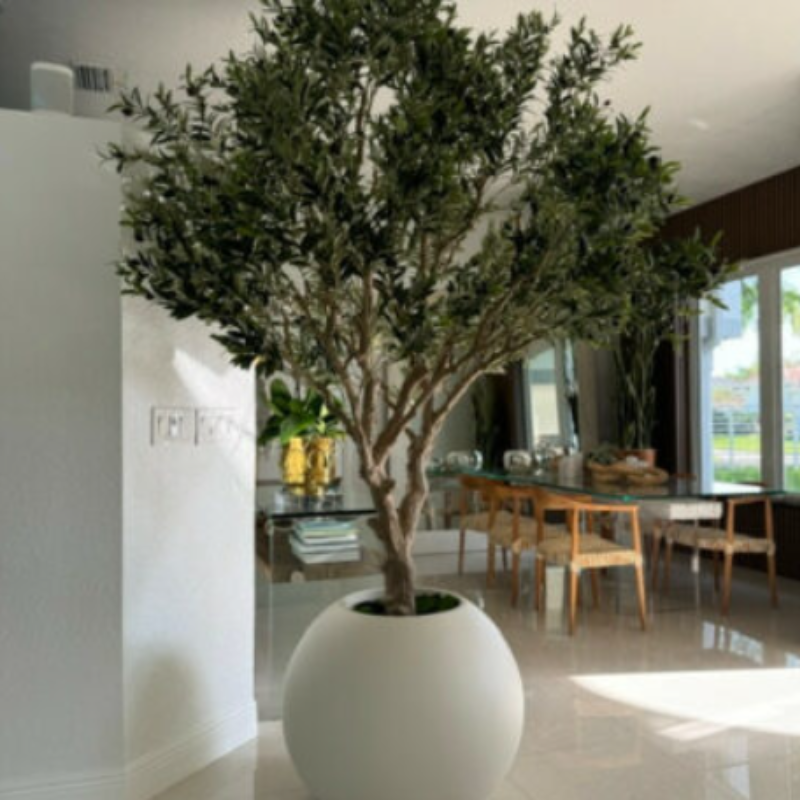 Olivo artificial en maceta beige mate