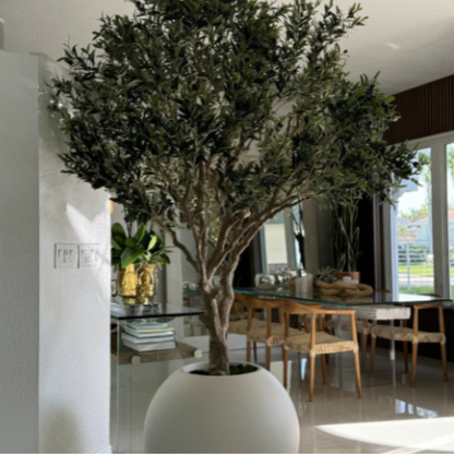 Olivo artificial en maceta beige mate