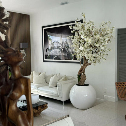 Árbol de cerezo en flor personalizado en maceta esférica blanca de alto brillo