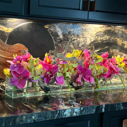 Jarrón de vidrio Casa Moderna con orquídeas Vanda rosas y Cymbidium verdes