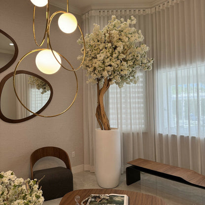 Árbol de cerezo con flores blancas en maceta St. Tropez beige mate