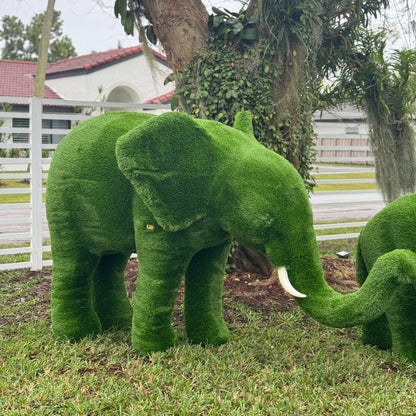 Elefante mediano de pasto artificial – Figura topiaria
