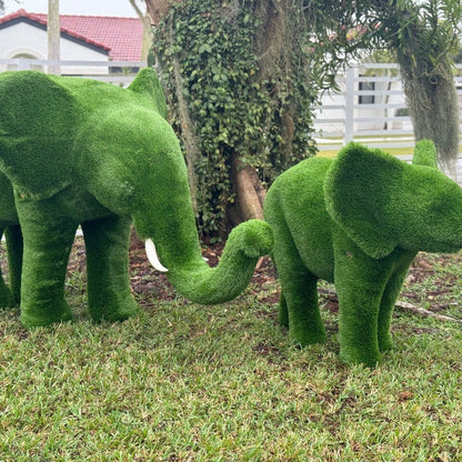 Elefante mediano de pasto artificial – Figura topiaria