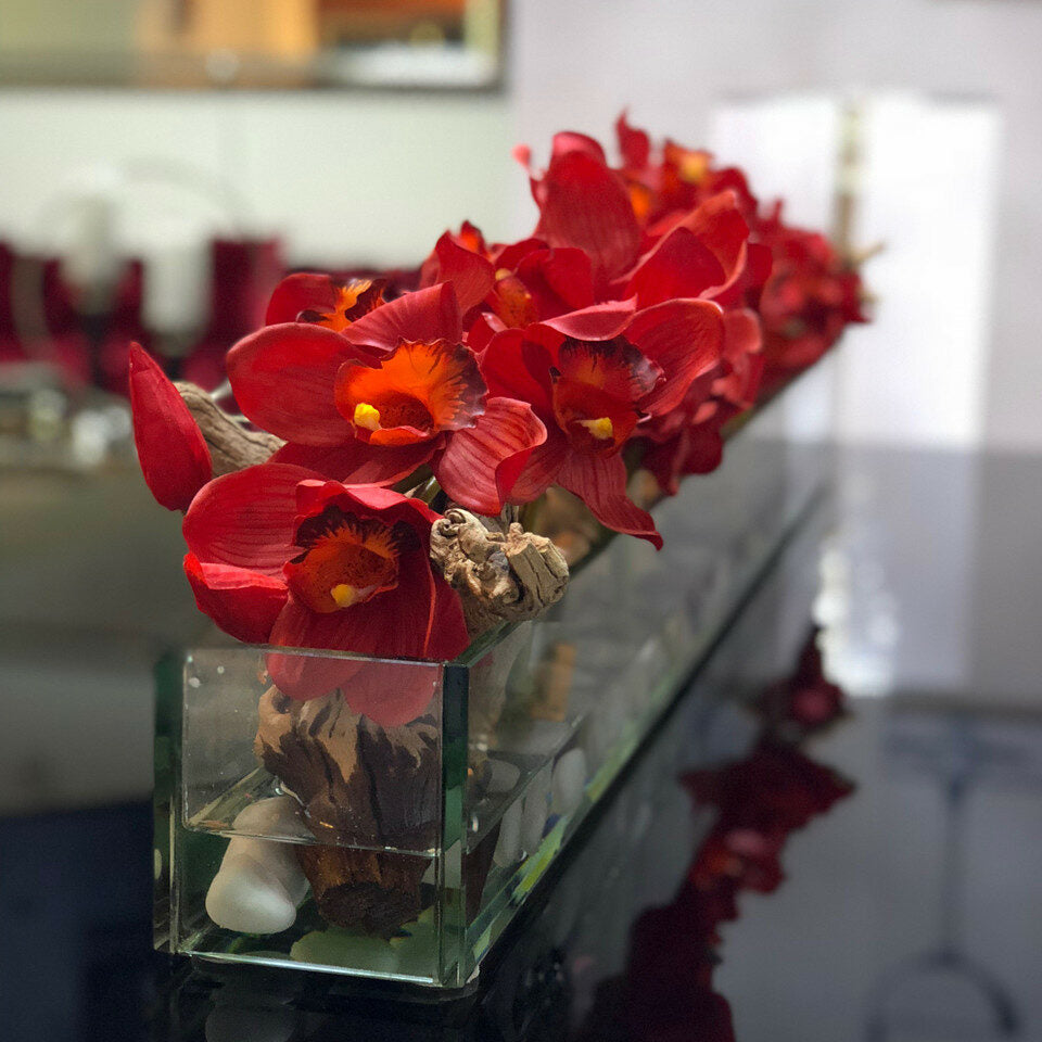Jarrón de vidrio Casa Moderna con orquídeas Cymbidium rojas – 122 cm