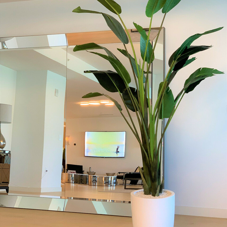 Planta ave del paraíso artificial con maceta Ben en blanco de alto brillo – 2.54 m