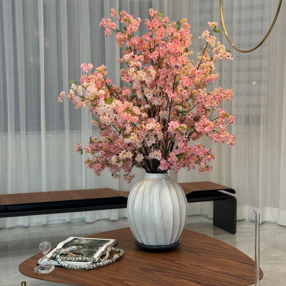 Jarrón Astoria con flores de cerezo