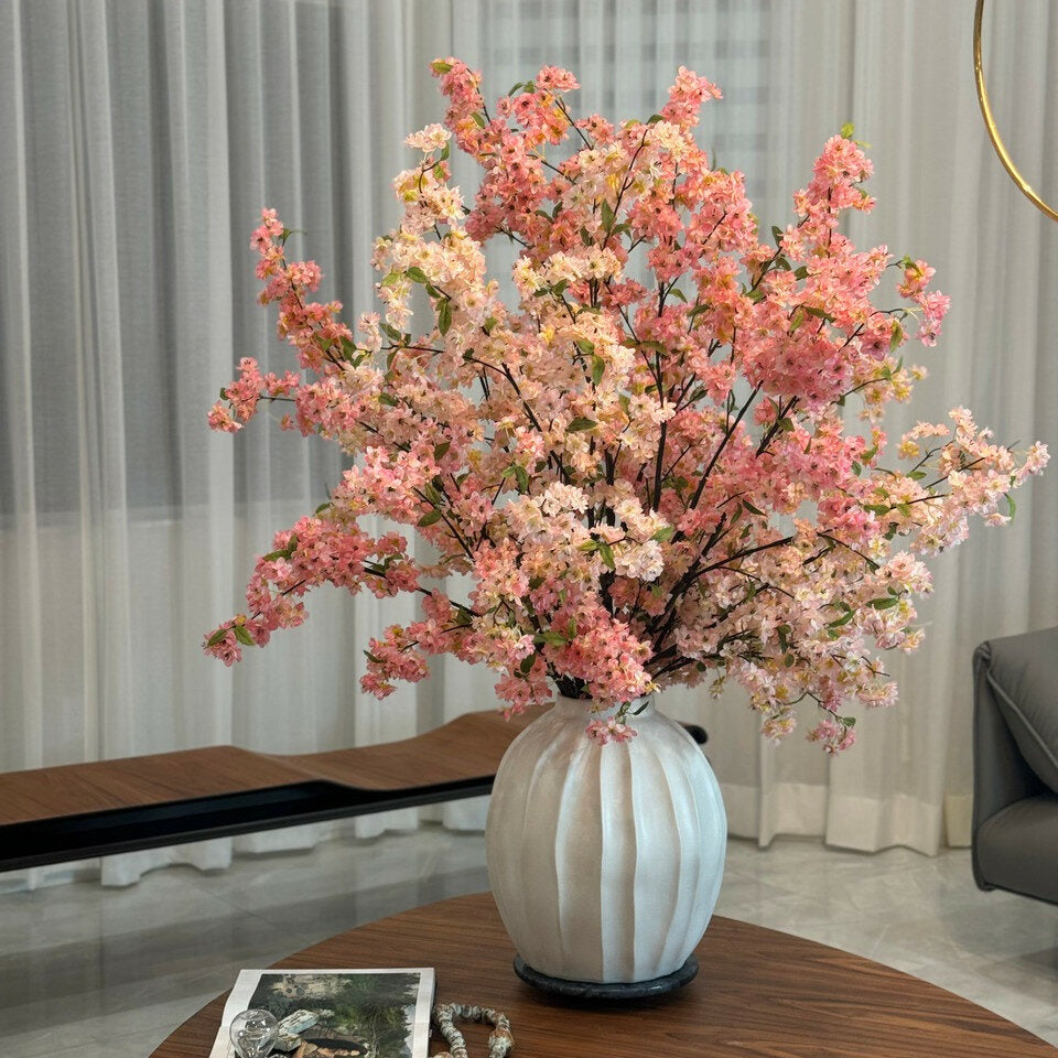 Jarrón Astoria con flores de cerezo