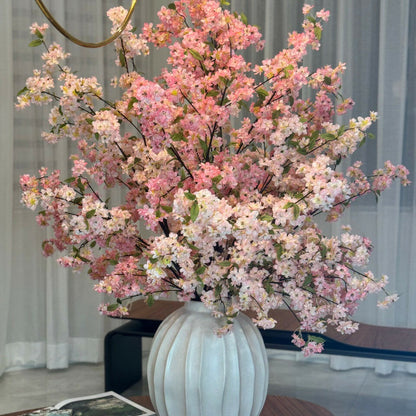 Jarrón Astoria con flores de cerezo