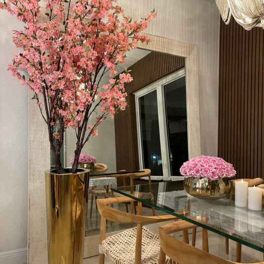 Árbol de cerezo en flor artificial grande en maceta dorada
